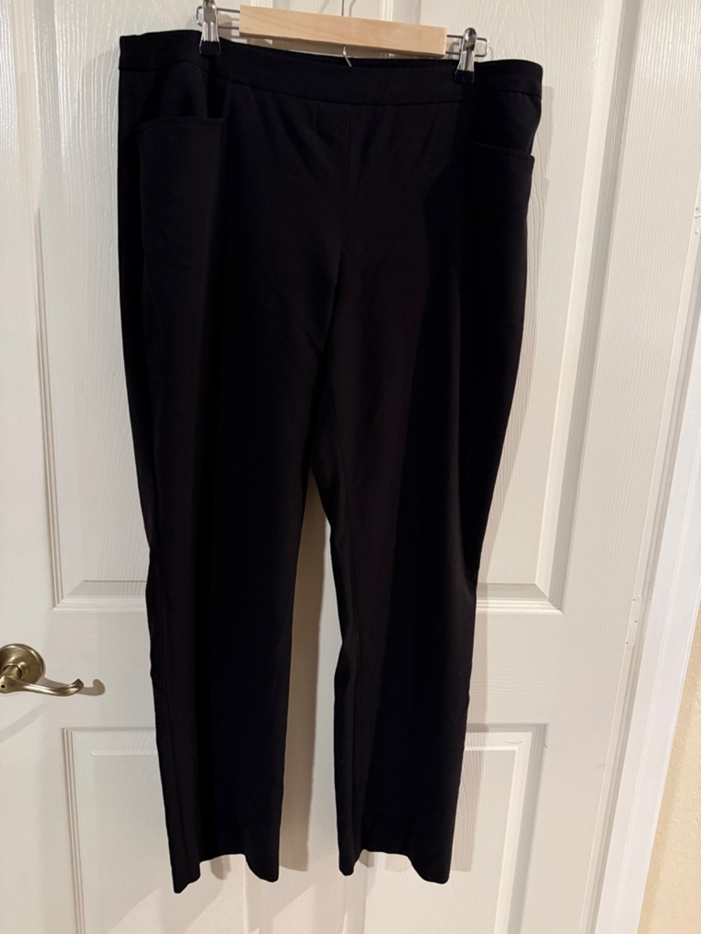 Roz & Ali Black Straight-Leg Ponte Pants
